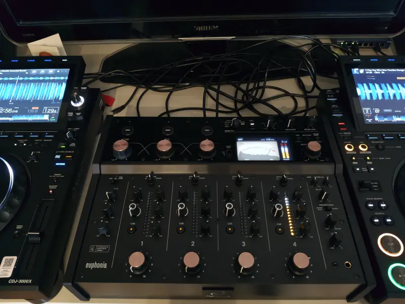 Used professional DJ equipment